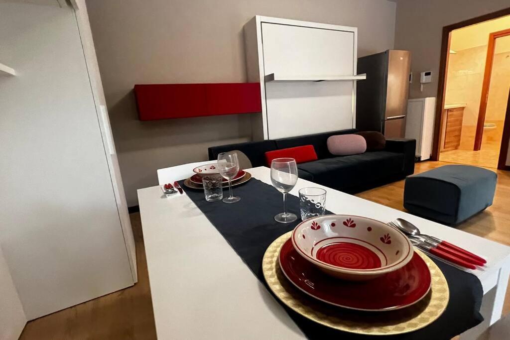 Urban House - Comfy Flat Navigli Milan Center Διαμέρισμα Εξωτερικό φωτογραφία